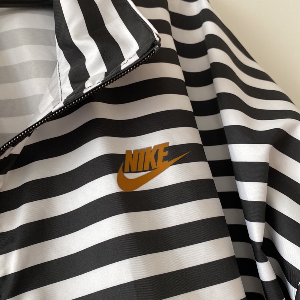 ❤️ NIKE - Ladies Windbreaker ❤️ - Picture 9 of 14